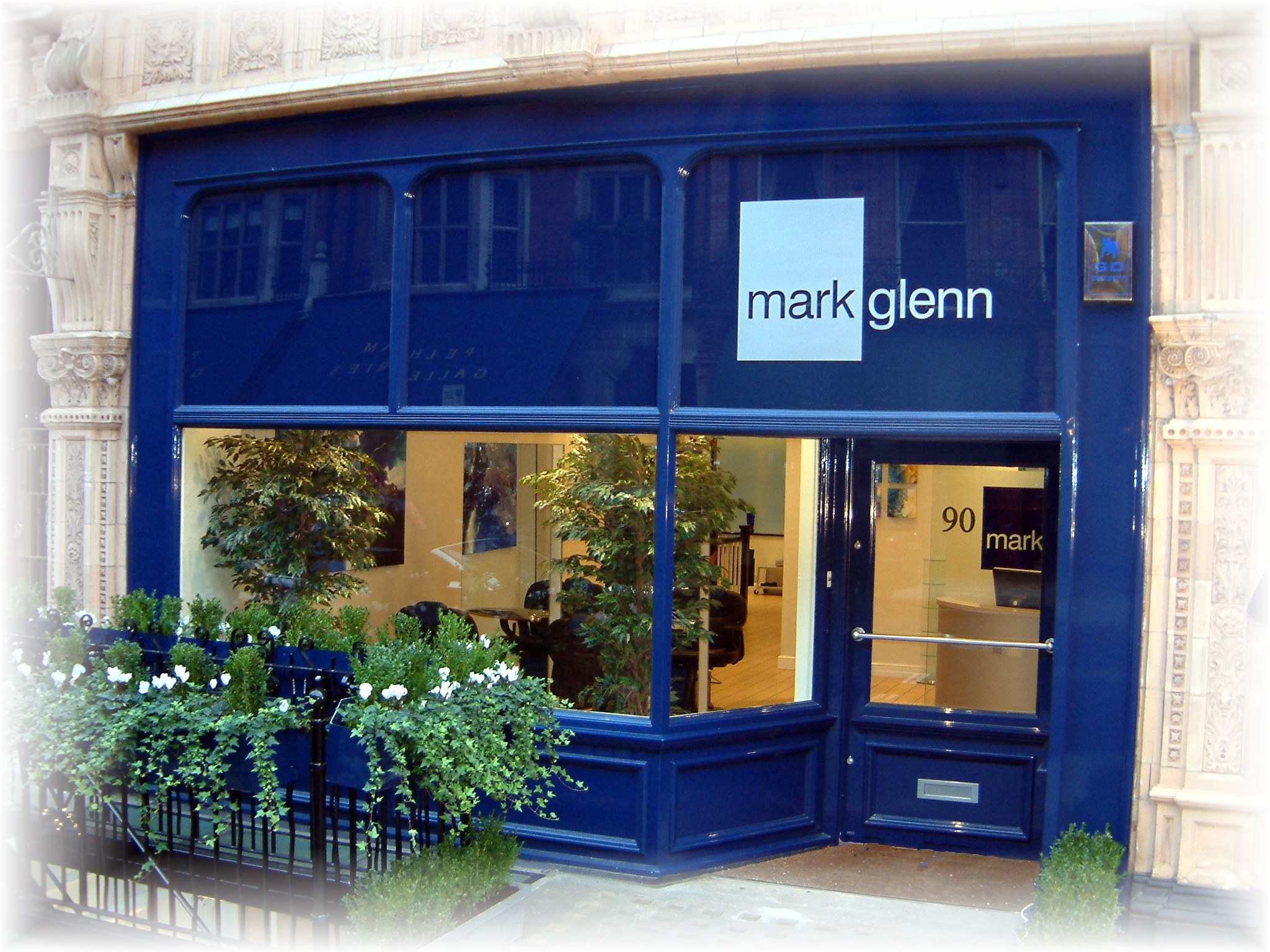 Glam UK – Luscious Locks at Mark Glenn